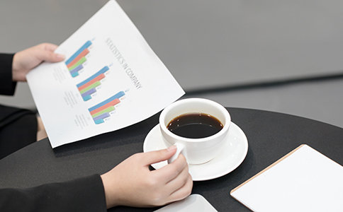 銀行開(kāi)公戶(hù)時(shí)會(huì)有一些費(fèi)用。如果你選擇上海作為注冊(cè)公司